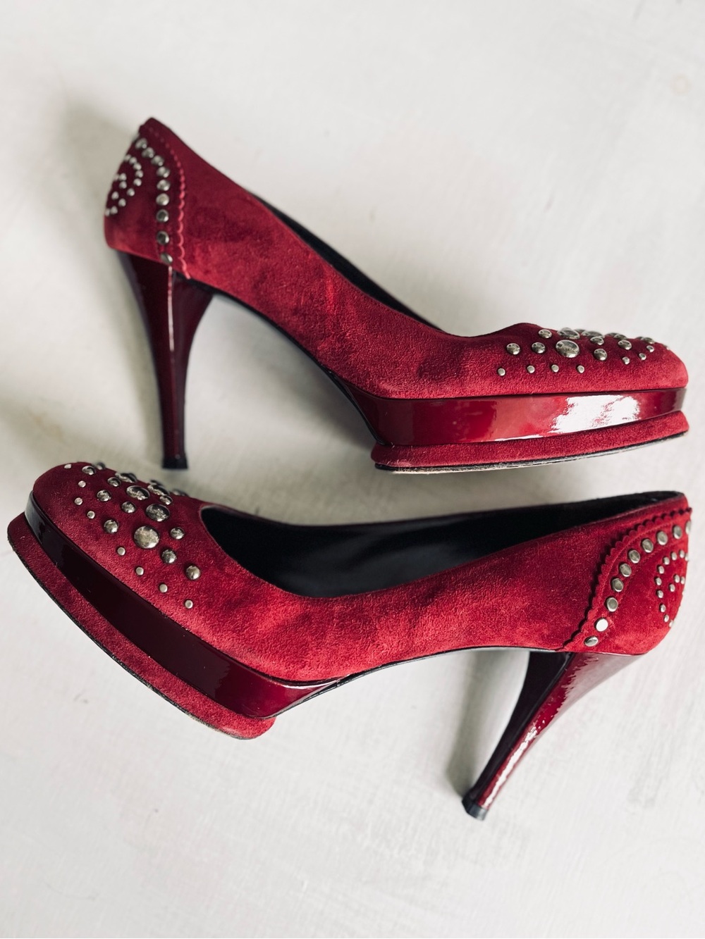 [Stuart Weitzman] Marse Leather Burgundy Suede Metal Stud Patent Platform Heels